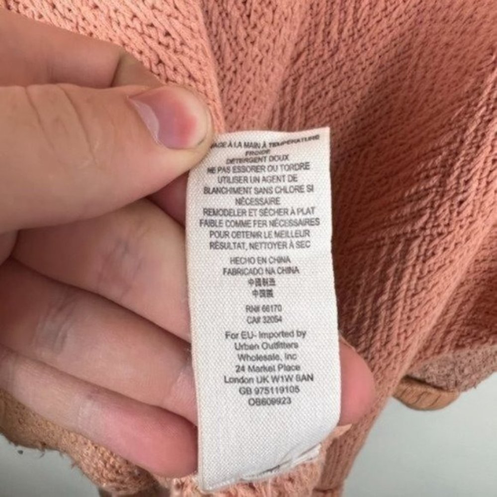 Free People Cuddle Up Pullover Mock Neck Oversized Sweater in Rose Size Medium - Picture 6 of 7